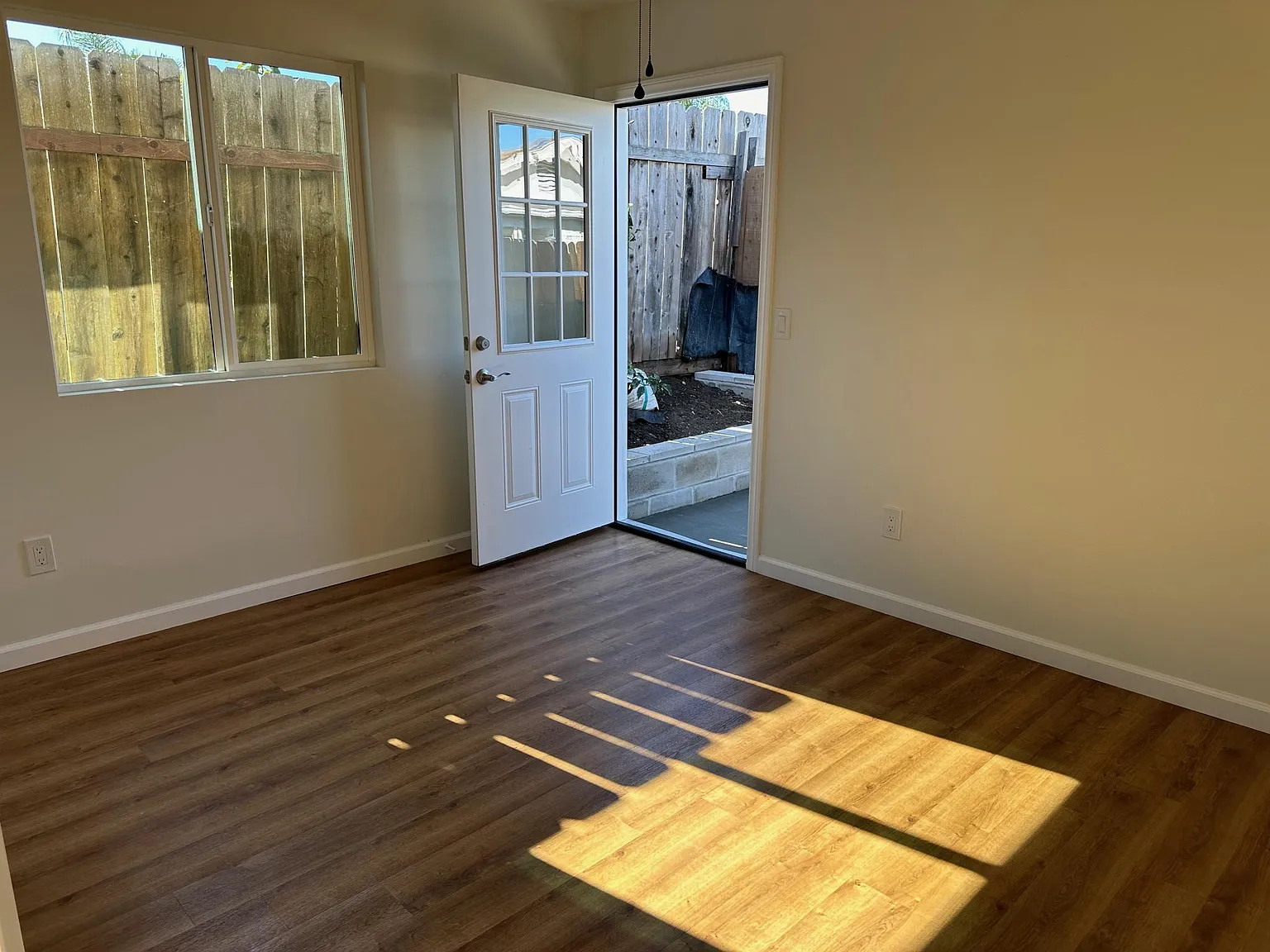 883 Arcadia Ave — Photo 3