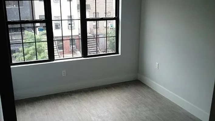 Rented by Elite NY Holdings | media 30