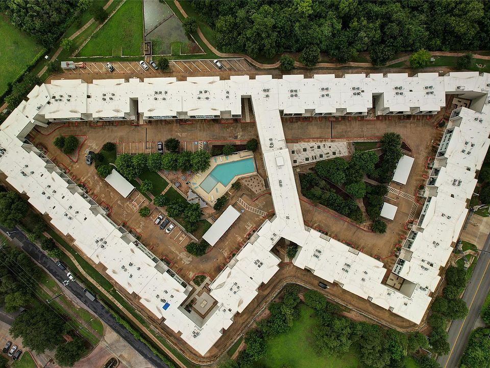1st image of 604 N Bluff Dr Unit 136