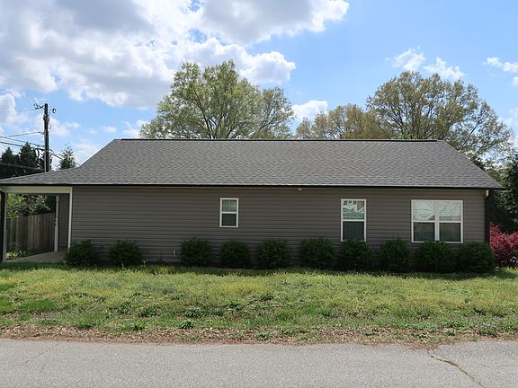4th image of 210 Orchard Park Ln