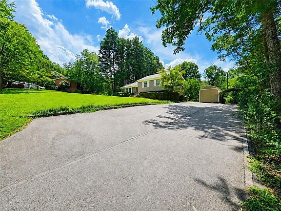 4th image of 406 Laurel Mountain Rd