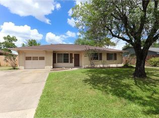 3811 Tanglewood Dr, Bryan, TX 77802