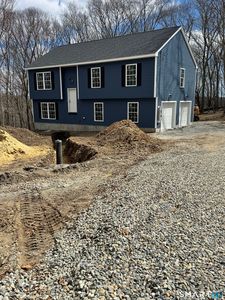11 Mamacoke Road, Quaker Hill, CT, 06375