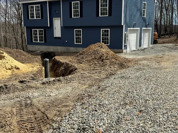 11 Mamacoke Road, Waterford, CT 06375