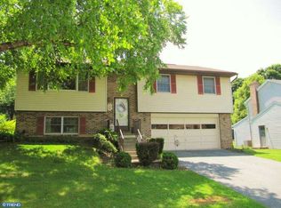 1918 Gring Dr, Wyomissing, PA 19610