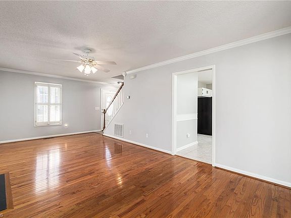 5th image of 1829 New Bedford Dr