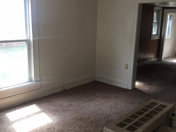 2nd image of 54 Kingwood St APT 1