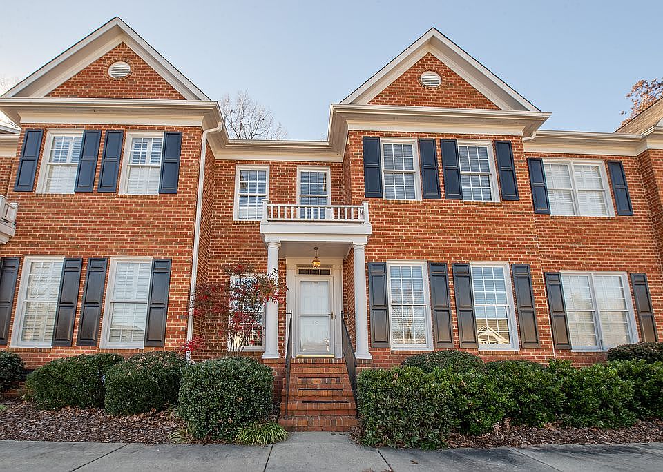 1st image of 2 C Park Village Ct