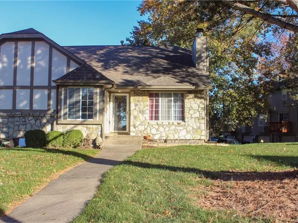 1300 NW Porter Cir, Blue Springs, MO 64015