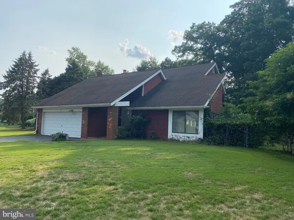 29 High Ridge Rd, Howell, NJ 07731