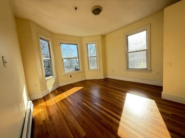 72 Hanover St #3