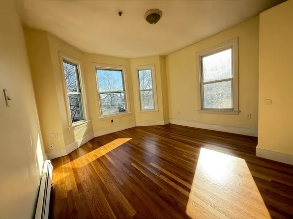 72 Hanover St #3, Lynn, MA 01902