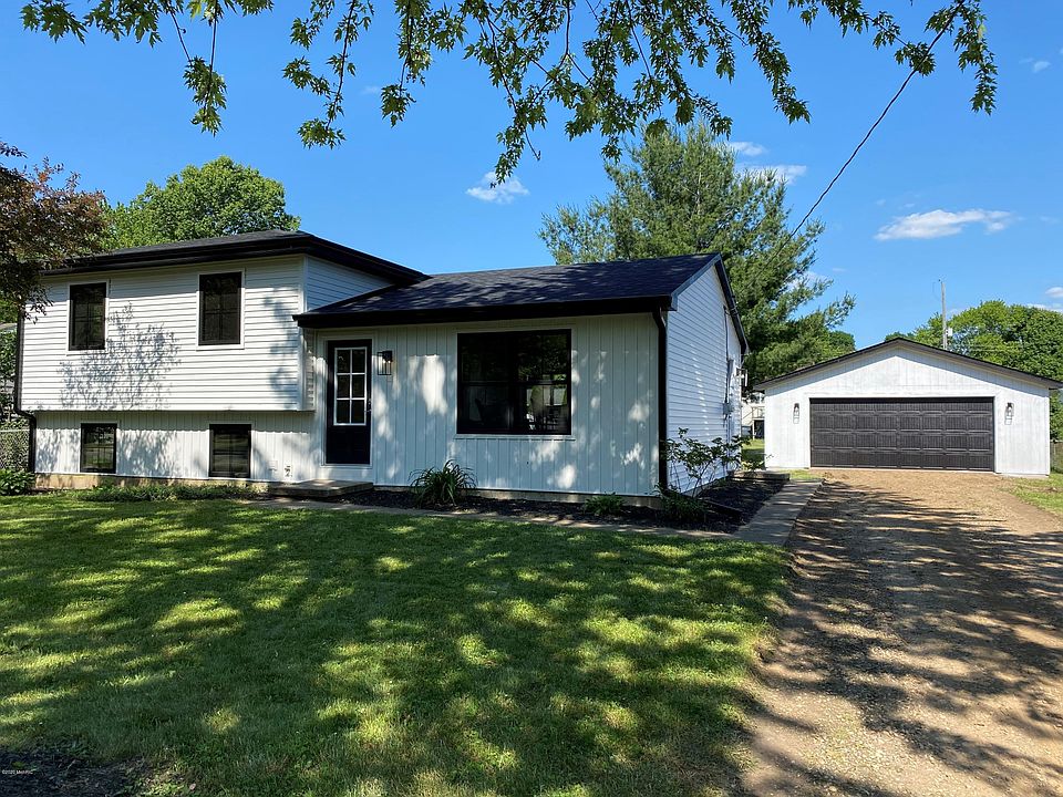 1st image of 285 Woodlark Dr