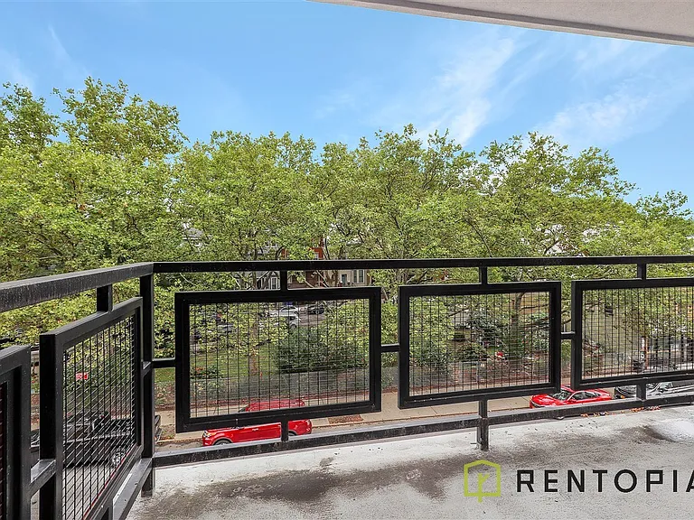854 Metropolitan Ave #2A — Photo 5