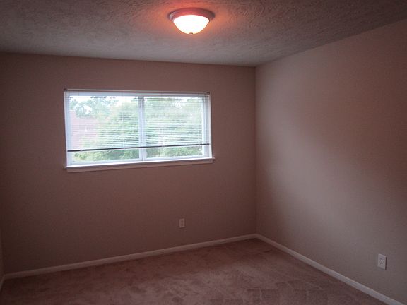 4th image of 4210 Lake Grove Dr