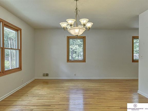 4th image of 3503 Armbrust Dr