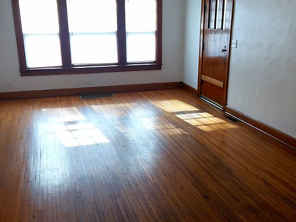 3rd image of 112 N Union St