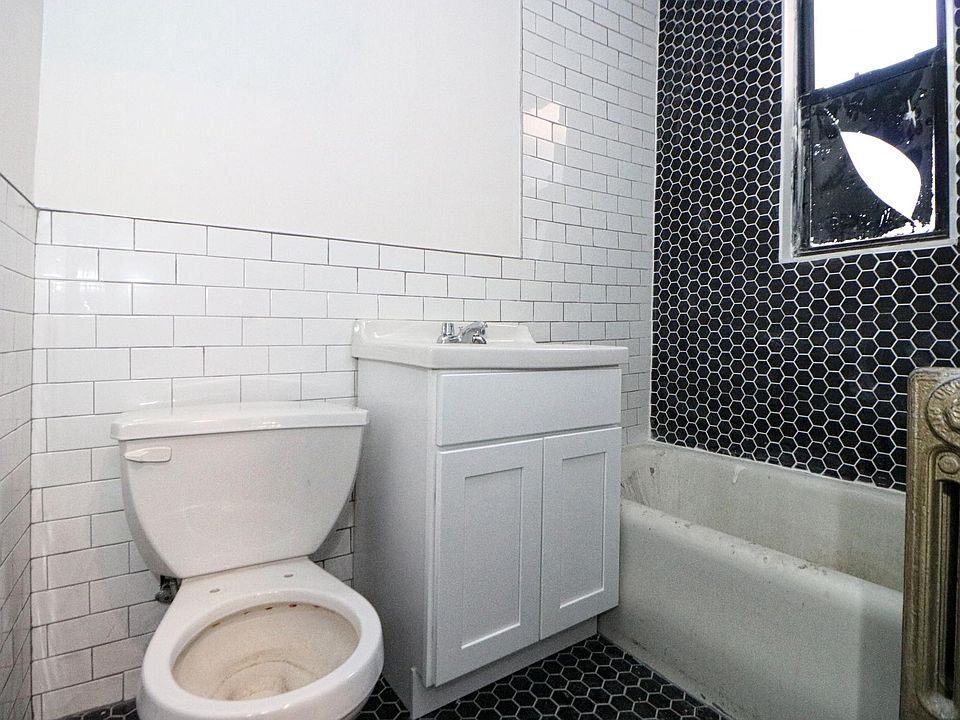 2nd image of 456 Barrett Ave APT 1R