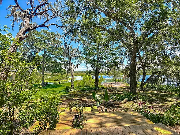 8781 S Lakeshore Dr — Photo 2