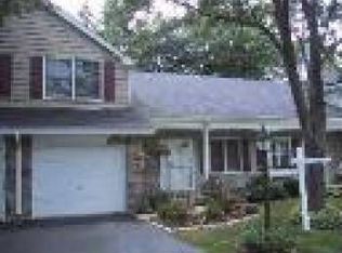 25W047 Keswick Ln, Naperville, IL 60540