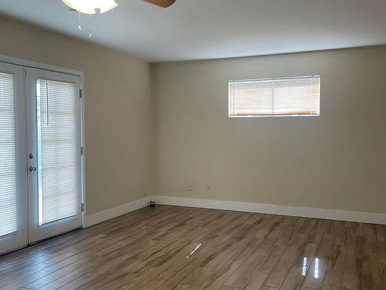 22 E Fairmont Dr — Photo 12