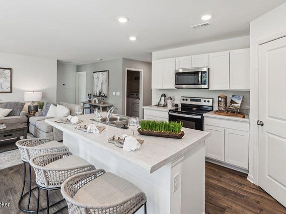 4th image of 929 Tristan Ln
