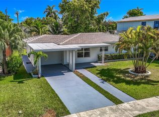 825 NE 4th St, Hallandale, FL 33009