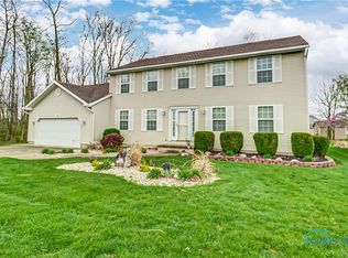 1020 Country Creek Dr, Findlay, OH 45840