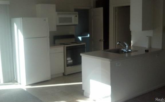 3rd image of 29623 Windsor St