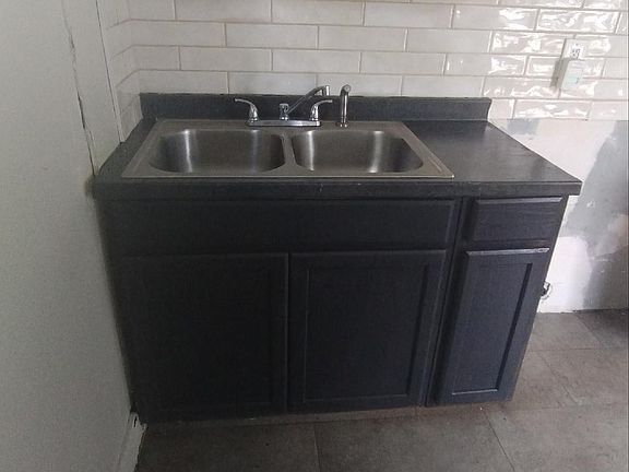 5th image of 93 Fountain Ave #93