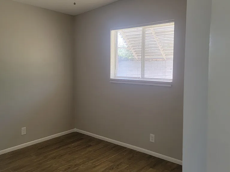 204 N Standage — Photo 31