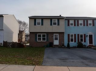 50 Akron Rd, Ephrata, PA 17522