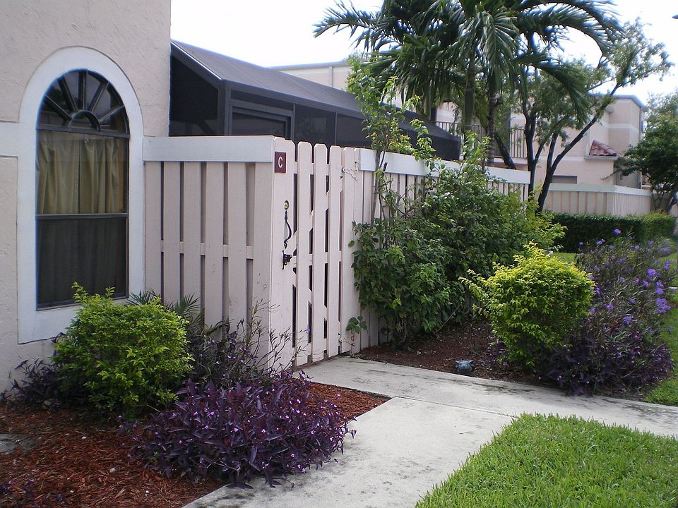 Charming private entry