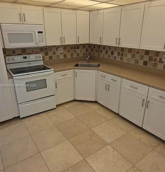 2750 NE 183rd St #2010 — Photo 28