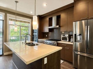 15977 26th Ave #10, Surrey, BC V3Z 2W7