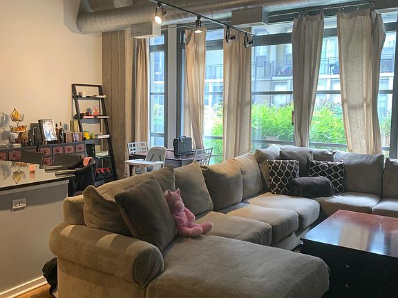 4th image of 900 N Kingsbury St APT 771