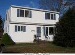 27 Bridge St, Old Saybrook, CT 06475