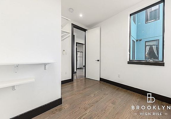 5th image of 277 Evergreen Ave #2B