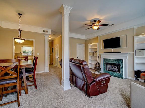 3rd image of 392 W Pointe Dr