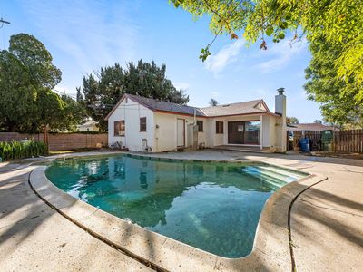 20749 Schoolcraft St, Winnetka, CA, 91306