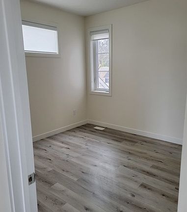 4th image of 10836 73rd Ave NW