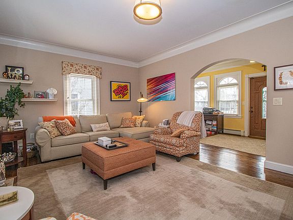 5th image of 344 Plymouth Ave