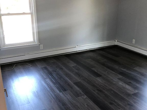 4th image of 8 Woodland Ave #2
