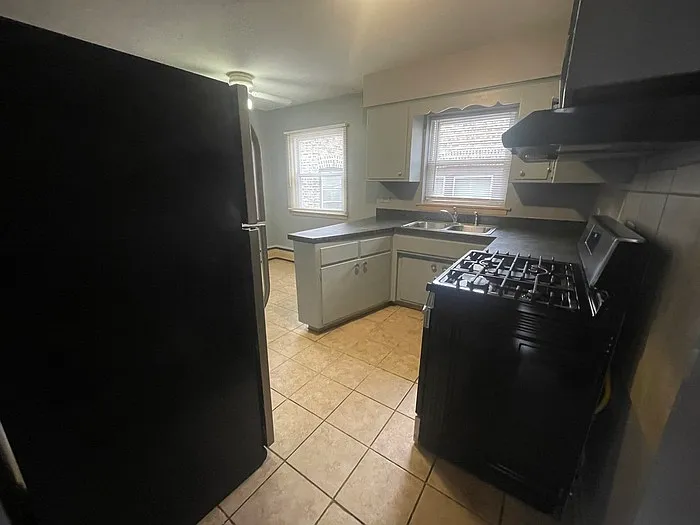 2 bed, 1100 sqft, $1,350 — Photo 2