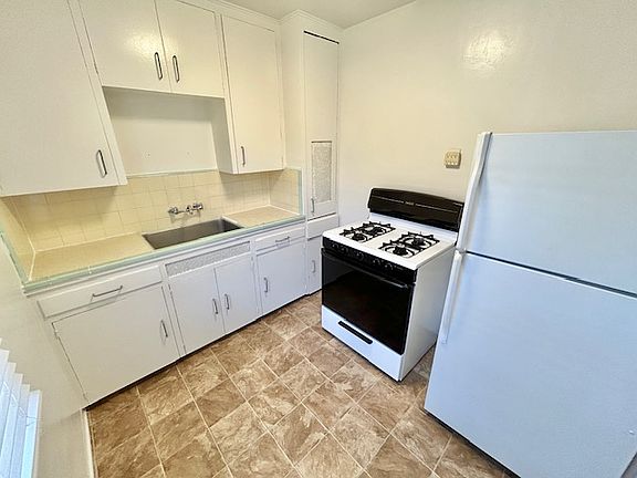 4th image of 3827 Adams Ave