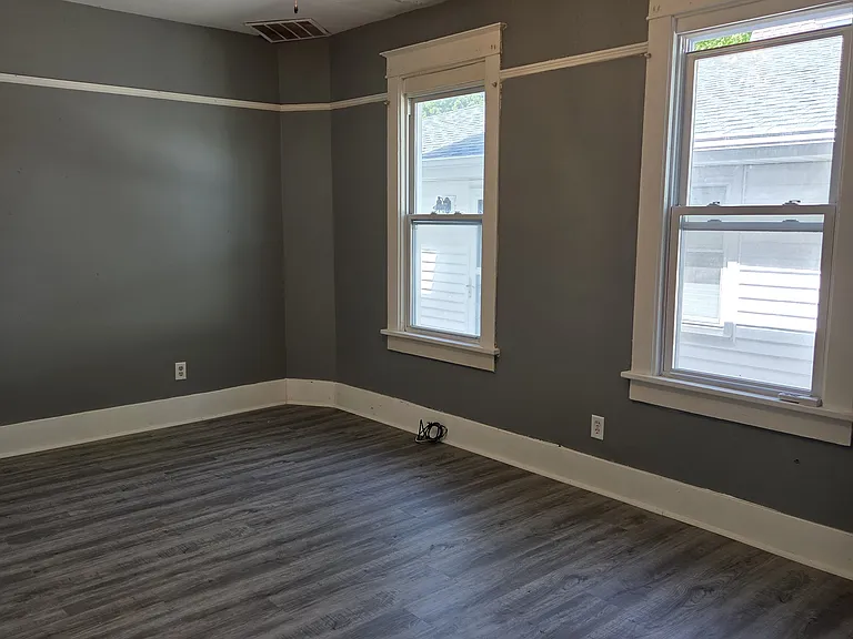 2118 W Clarke Ave #2 — Photo 2