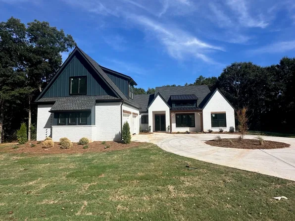 104 Maple Valley Dr, Jenkinsburg, GA 30234