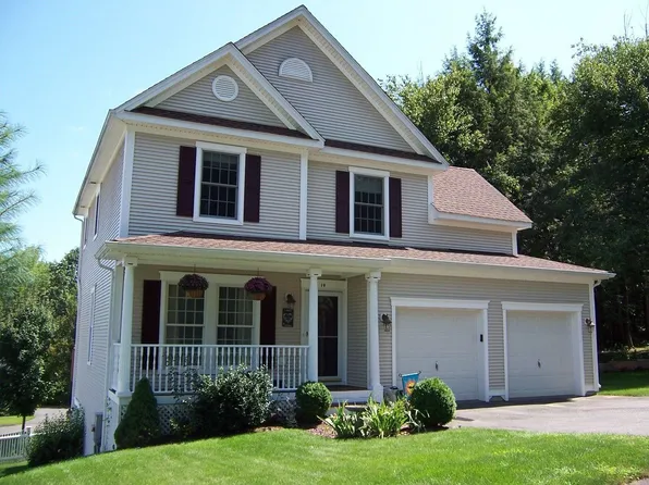 19 Village Ln, Collinsville, CT 06019