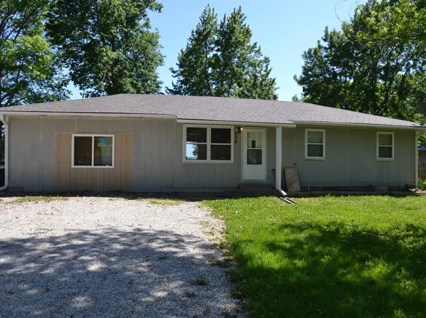 428 E 10th St, Lyndon, KS 66451