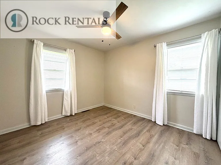 1614 N Pleasant St — Photo 5
